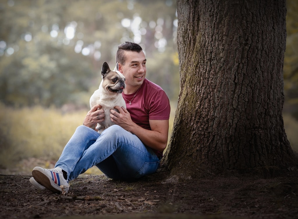 Man-sitting-with-dog-by-tree-kat-de-laet-portraits-pet-photography-san-diego man sitting with dog by tree kat de laet portraits pet photography san diego